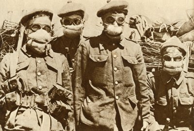 Early Gas Masks, First World War by Unbekannt