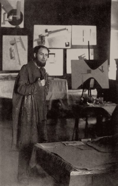 El Lissitzky in His Studio in Vitebsk by Unbekannt