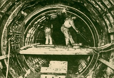 Enlarging Tunnels on the City and South London Railway, Showing New and Old Diameters by Unbekannt