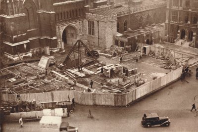 Erecting the annexe to Westminster Abbey in advance of King George VI
