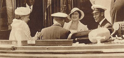 Family Joke - Leaving the Royal Yacht Albert and Victoria at Cowes, c1935 by Unbekannt