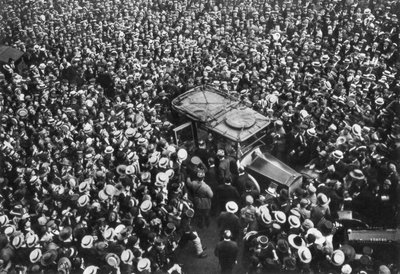 French Crowds Cheering Pershing and Joffre, Hotel Crillon, Paris, First World War by Unbekannt