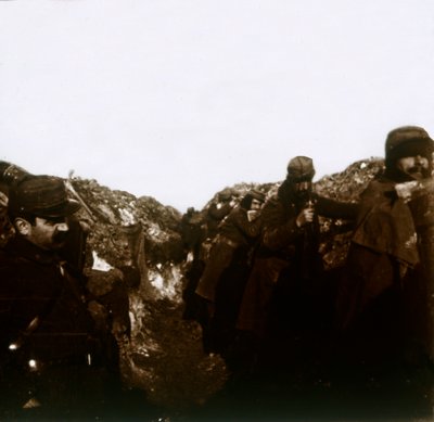 French soldiers in trenches, Vermelles, Northern France by Unbekannt