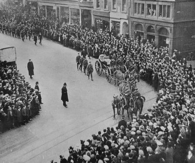 Funeral Procession with Full Military Honours of the Captain of the Blucher, 1915 by Unbekannt