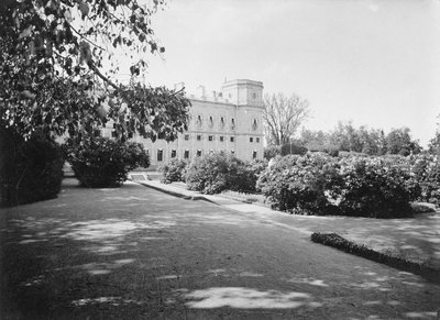 Garden by the Arsenal Square of the Gatchina Palace by Unbekannt