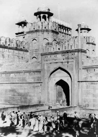 Gateway to the Red Fort, Delhi, India by Unbekannt