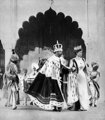 George V and Queen Mary in Delhi, India, 1911, 1935 by Unbekannt