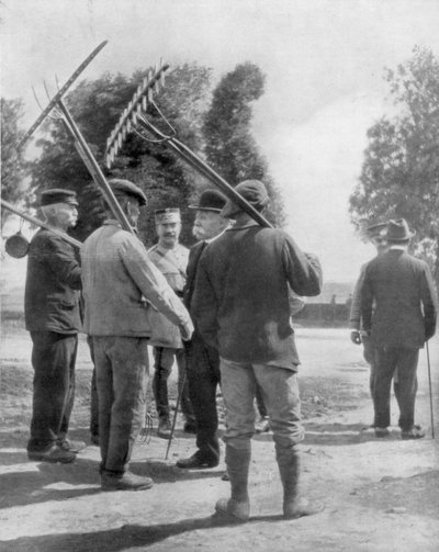 Georges Clemenceau talking with farmers near the front, Chemin des Dames, France by Unbekannt