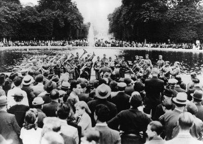German military concert in the Garden of the Tuileries, Paris, 15 August 1940 by Unbekannt