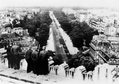 German Military Parade in Paris, June 1940 by Unbekannt