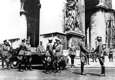 German Officers at the Arc de Triomphe During the Victory Parade, Paris, June 1940 by Unbekannt
