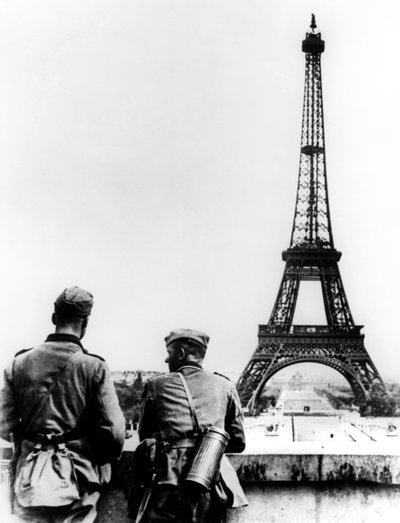 German Soldiers at the Eiffel Tower, Paris, June 1940 by Unbekannt