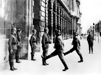 German soldiers on guard duty outside the Hotel Crillon, Paris, 7 October 1940 by Unbekannt