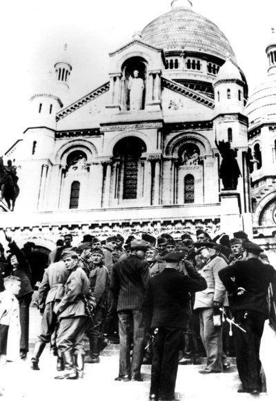 German Soldiers Outside the Sacre Coeur, Montmartre, Paris, 10 October 1940 by Unbekannt