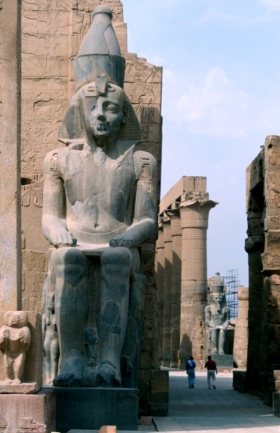 Giant statue of Rameses II third king of the 19th dynasty, Luxor, Egypt, c1279-c1213 BC by Unbekannt