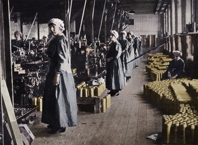 Girl Workers in a Munitions Factory by Unbekannt
