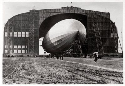 Graf Zeppelin attached to the mobile anchor mast, Lakehurst, New Jersey, USA, 1930, 1933 by Unbekannt