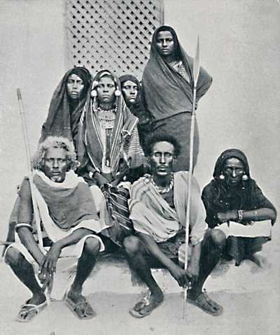 Group of Danakil men and women from the Italian port, Assab Bay, Eritrea by Unbekannt