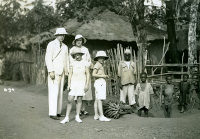 Group Portrait of Europeans and Locals, Sierra Leone by Unbekannt