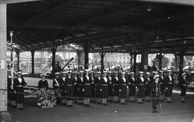 Guard of Honour from HMS Sirius, Antwerp, c1946-c1949 by Unbekannt