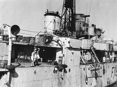 HMS Amethyst, after action on the Yangtze River, 20th April 1949 by Unbekannt
