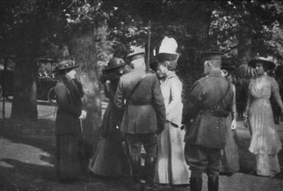 H.M. Queen Mary after the Investiture of the 25th August 1915 by Unbekannt