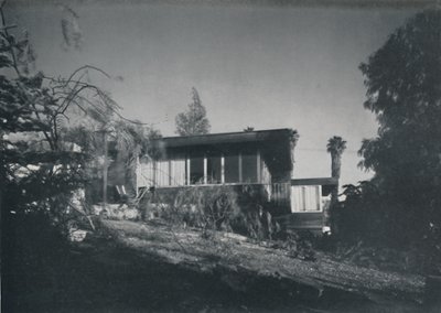 House at Los Angeles by Richard J. Neutra - Patio and Garden View by Unbekannt