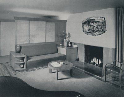 House at Pomona, California - the living room from the other side of the partition by Unbekannt