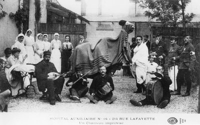 Improvised Camel, Auxiliary Hospital, Rue Lafayette, Paris, France, World War I, 1914-1918 by Unbekannt
