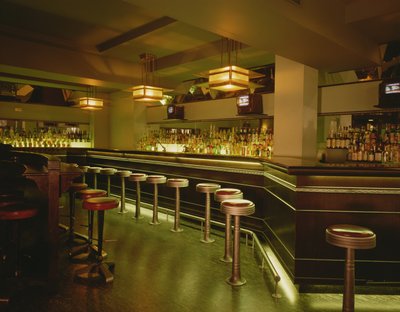 Interior of a bar, Soho, London, c.1987 by Unbekannt