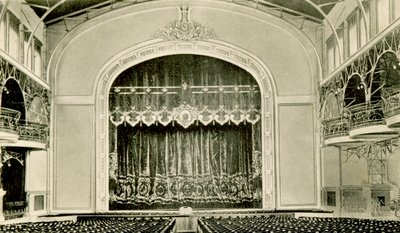 Interior view of the theatre in the Nicholas II Peoples House, St Petersburg, Russia, 1900s by Unbekannt
