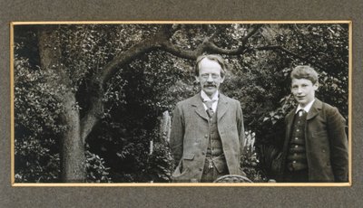 J J Thomson with his son, George, c 1909 by Unbekannt