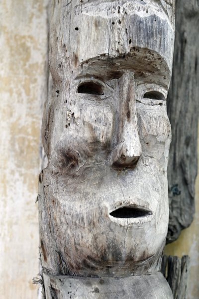 Jarai Ethnic Group. Guardian Spirit of a Jarai Tomb. Wooden Statue. Kon Tum, Vietnam by Unbekannt