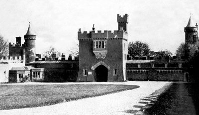 Killyleagh Castle courtyard, Killyleagh, County Down, Northern Ireland, early 20th century by Unbekannt