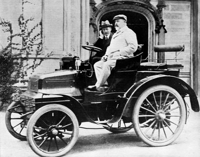 King Edward VII in Lord Montagus 1899 Daimler 12hp by Unbekannt