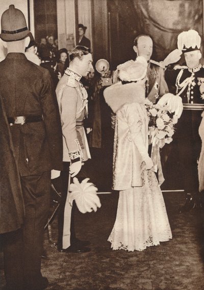 King George VI and Queen Elizabeth Leaving a Luncheon in Honour of Coronation by Unbekannt