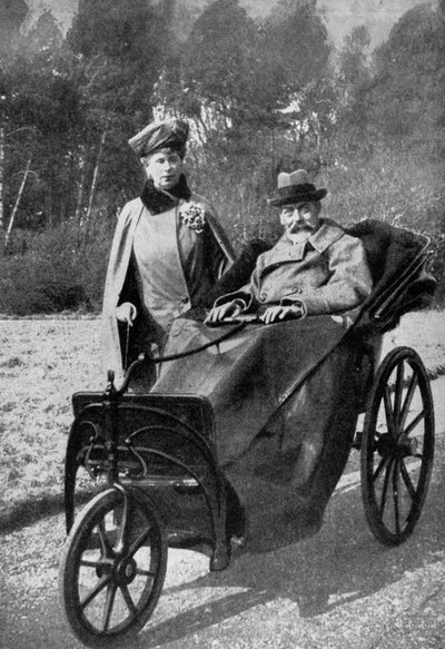 King George V and Queen Mary at Craigwell House, Aldwick, near Bognor Regis by Unbekannt