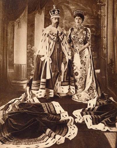 King George V and Queen Mary crowned and robed for the Delhi Durbar, 1911 1935 by Unbekannt