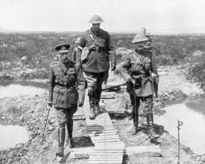 King George V and the Canadian General Currie View the Captured Ground at Vimy and Messines by Unbekannt