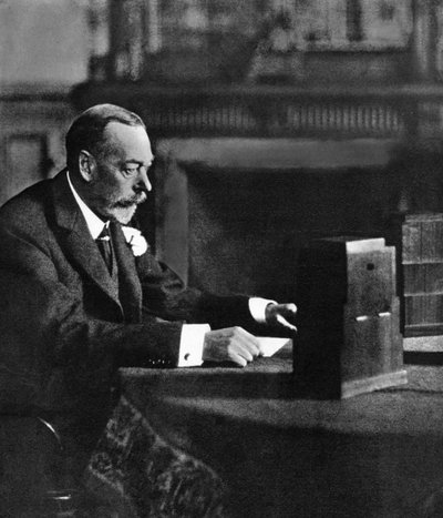 King George V broadcasting to the empire on Christmas Day, Sandringham by Unbekannt
