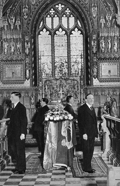 King George V lying in state, Church of St Mary Magdalene, Sandringham, Norfolk by Unbekannt