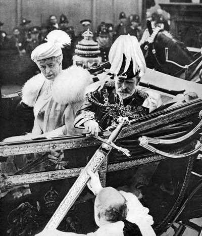 King George V touches the City