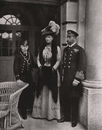King George and Queen Mary with Their Son Prince Edward, May 1910 by Unbekannt