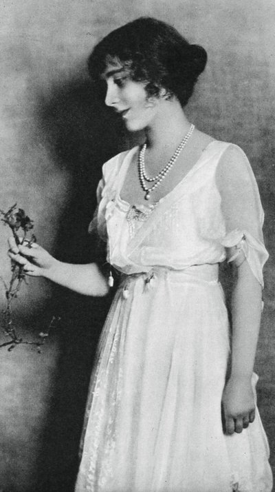 Lady Elizabeth Bowes-Lyon with a Red Carnation by Unbekannt