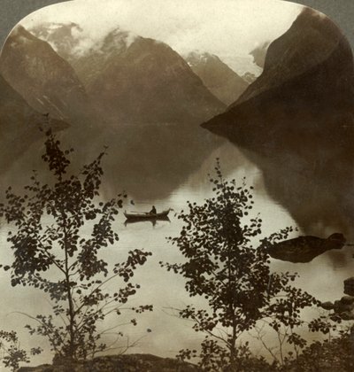 Lake Loen - Fed by Glaciers on Its Cloud-Capped Mountain Shores - Norway by Unbekannt
