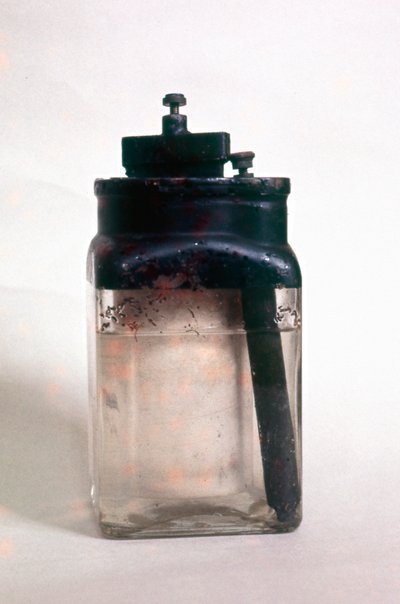 Leclanche wet cell, an early storage battery by Unbekannt