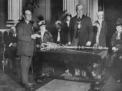 Lieut. Bell, R.N.R., Captain of the Thordis, Being Presented by the Lord Mayor of London by Unbekannt