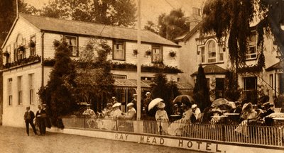 Life By The Thames in Early Edwardian Days, 1902, 1933 by Unbekannt