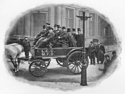 London County Council Fire Brigade Committee Starting on an Inspection, c1903 by Unbekannt