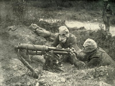 Machine Gunners in Action Wearing their Gas Helmets, 1919 by Unbekannt